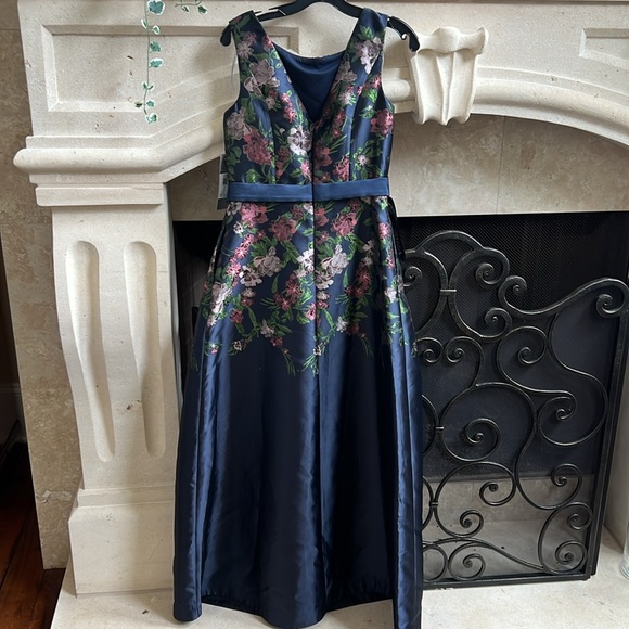 Kay Unger Genevieve Floral Gown size 6 - Picture 13 of 13